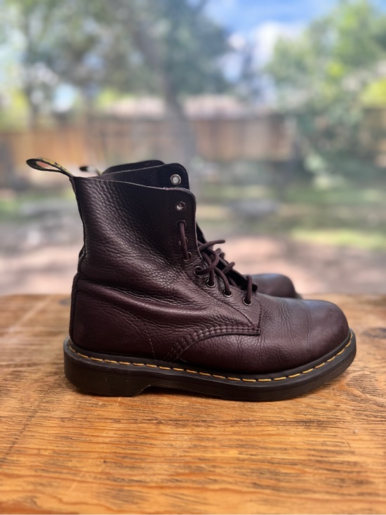 Dr. Martens Shoes - Dr. Martens / 1460 Pascal Virginia Leather Boots - Womens Size 8